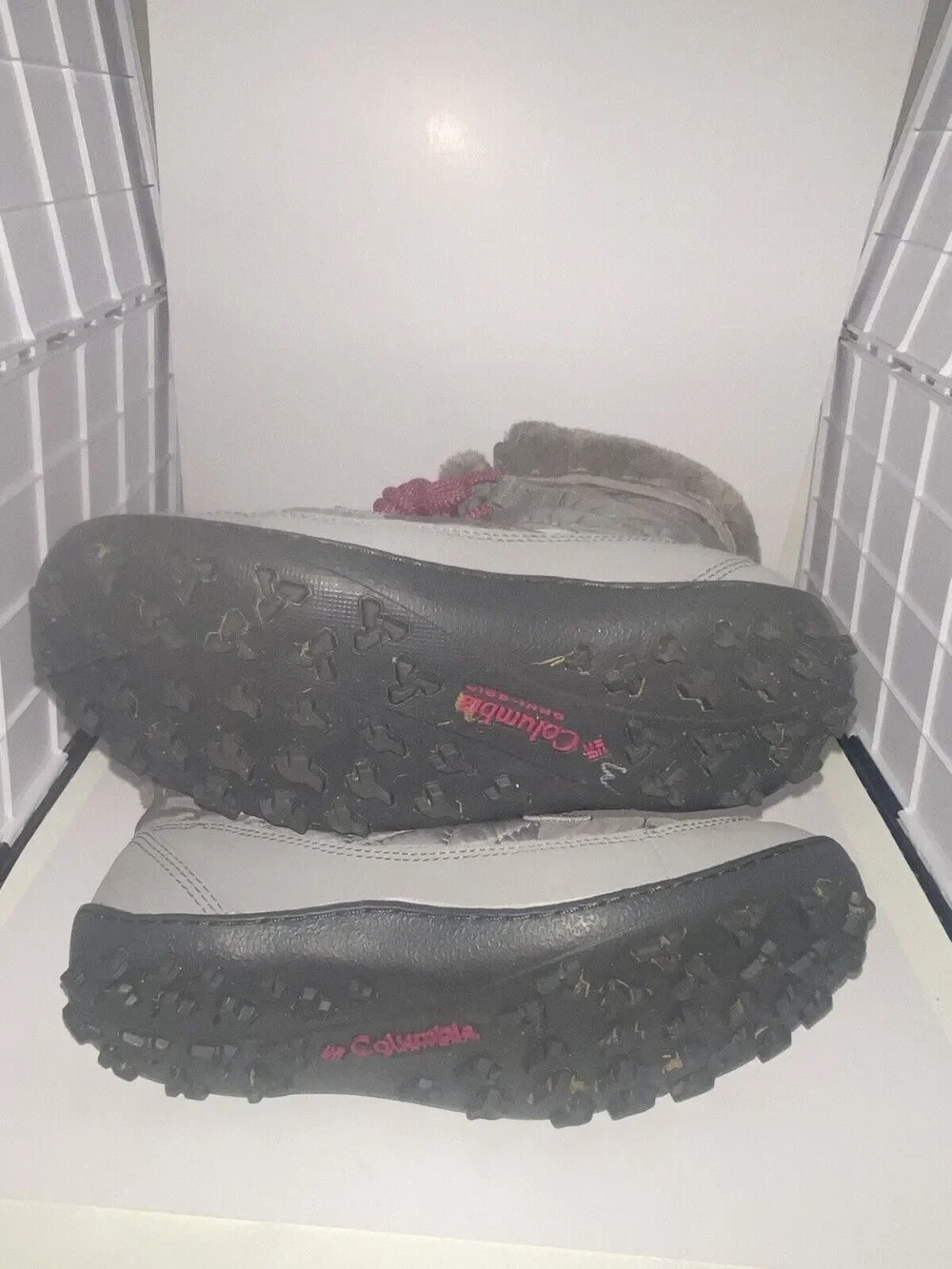 Columbia Waterproof Women's Snow Boots Size 4 Color Gray Condition Used